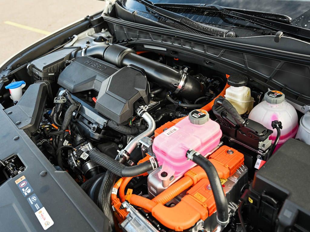 2026 Hyundai Tucson Hybrid Limited photo 4