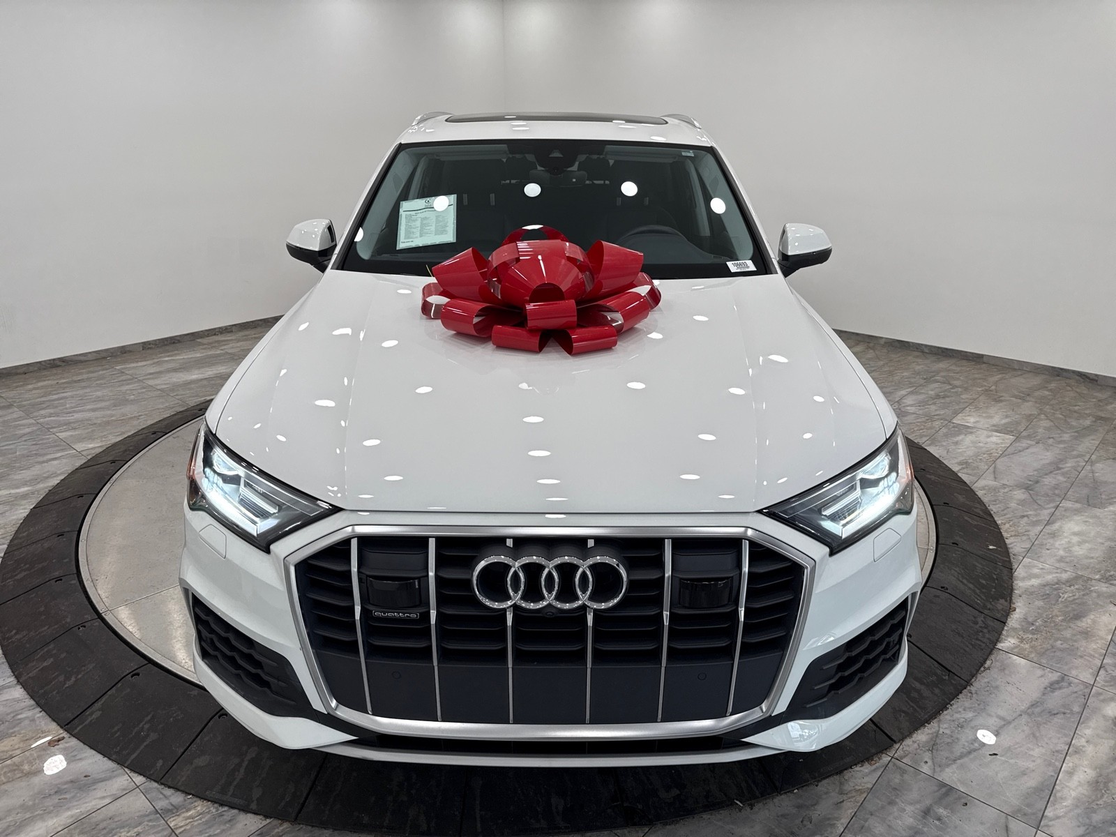 2023 Audi Q7 Premium Plus photo 2