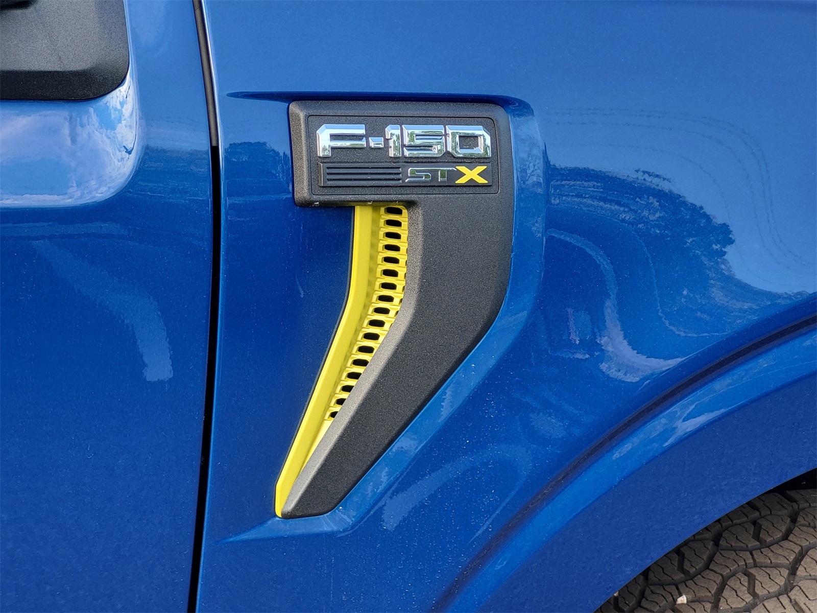2025 Ford F-150 STX photo 12