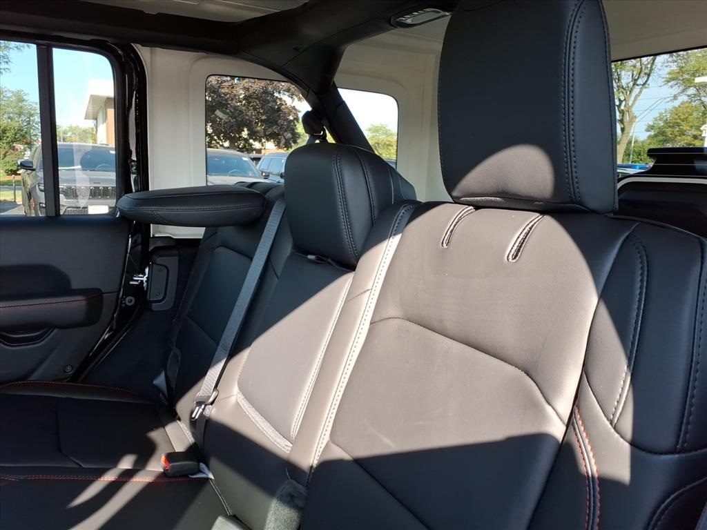 2025 Jeep Wrangler Rubicon photo 11
