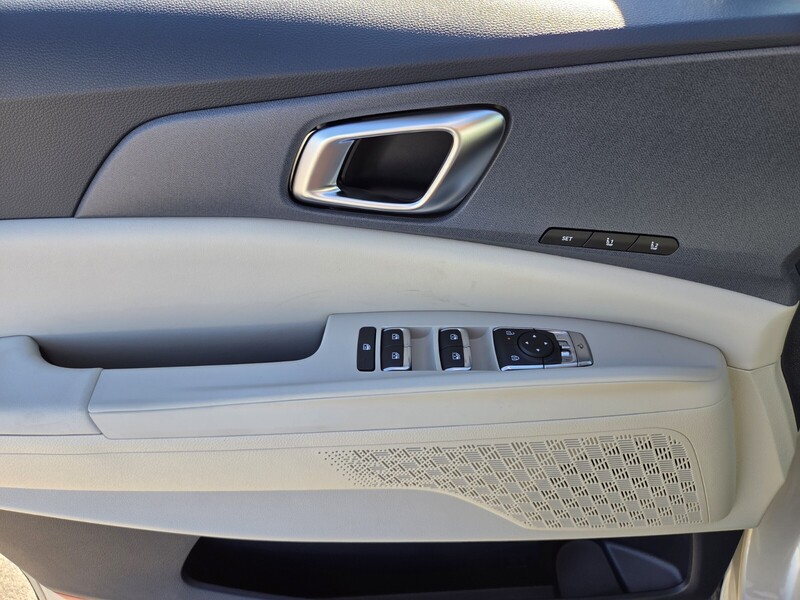 2026 Kia Carnival EX photo 10