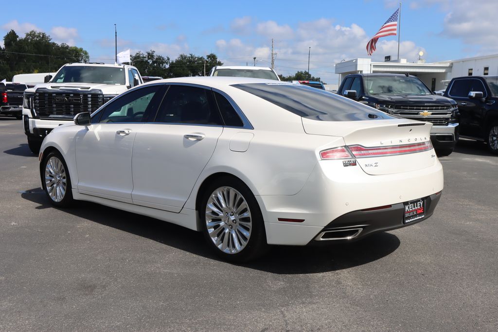 2016 Lincoln MKZ Base photo 3