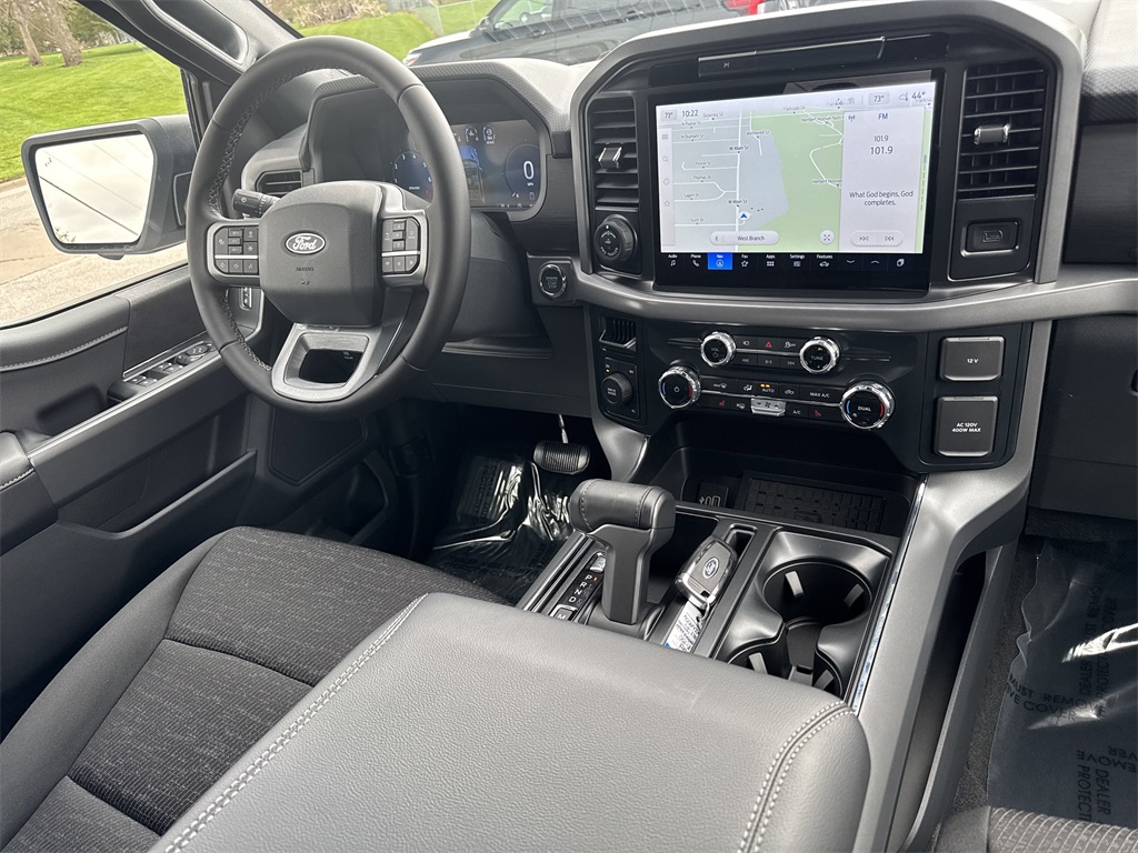 2025 Ford F-150 XLT photo 26