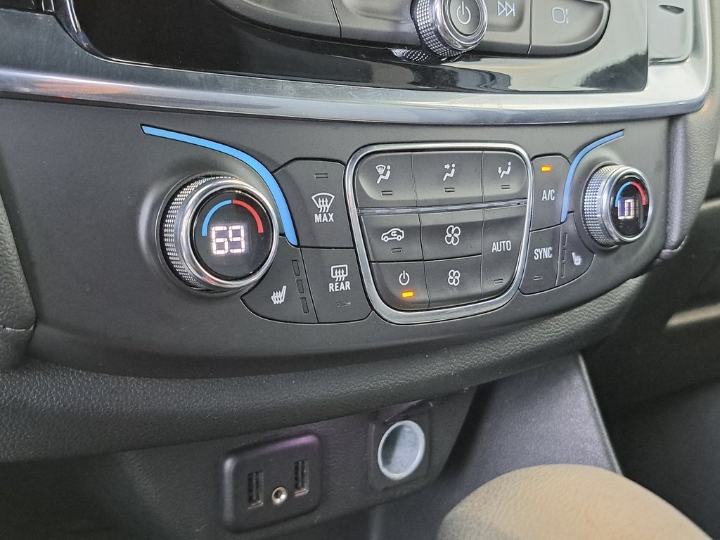 2023 Chevrolet Traverse Cloth photo 16
