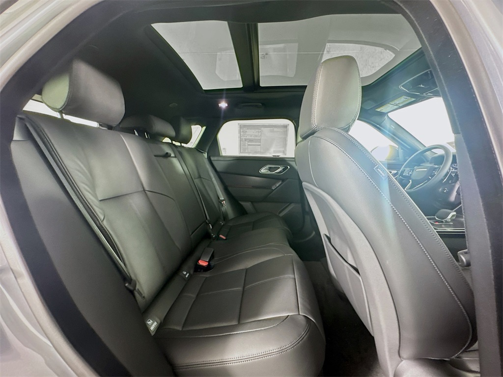2026 Land Rover Range Rover Velar SE photo 24