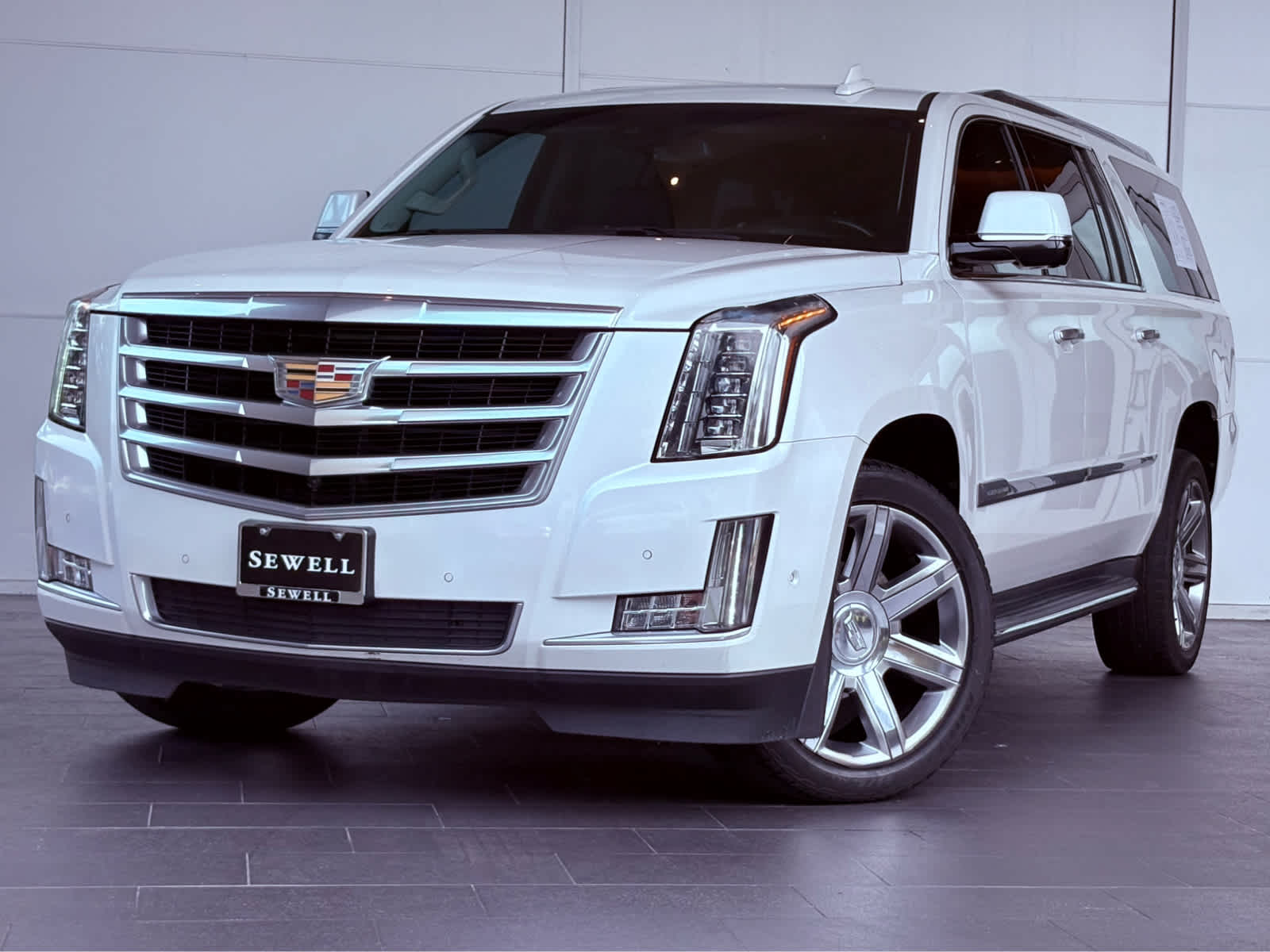 2018 Cadillac Escalade ESV Luxury's photo