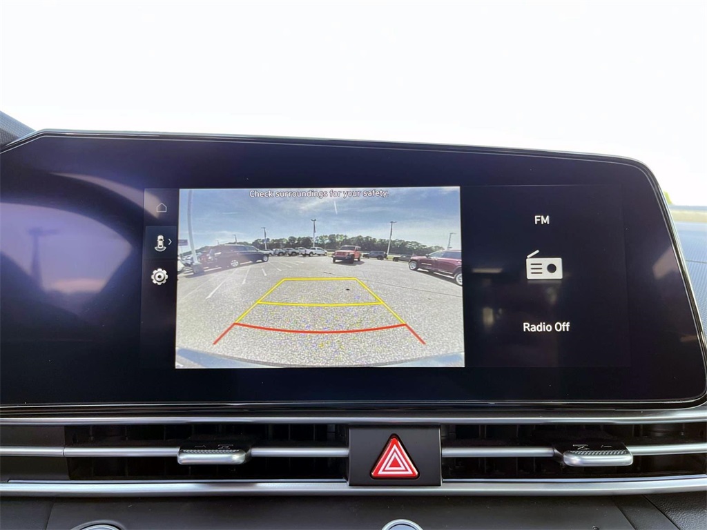 2024 Hyundai Elantra SEL photo 17