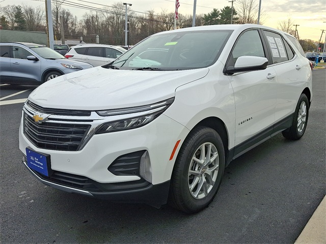 2024 Chevrolet Equinox LT photo 3