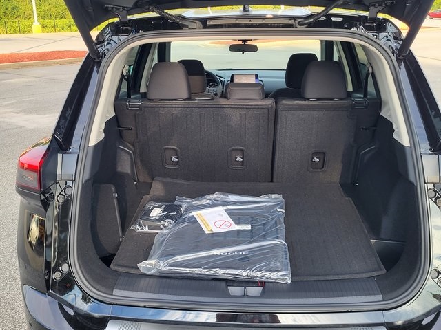 2025 Nissan Rogue SV photo 4