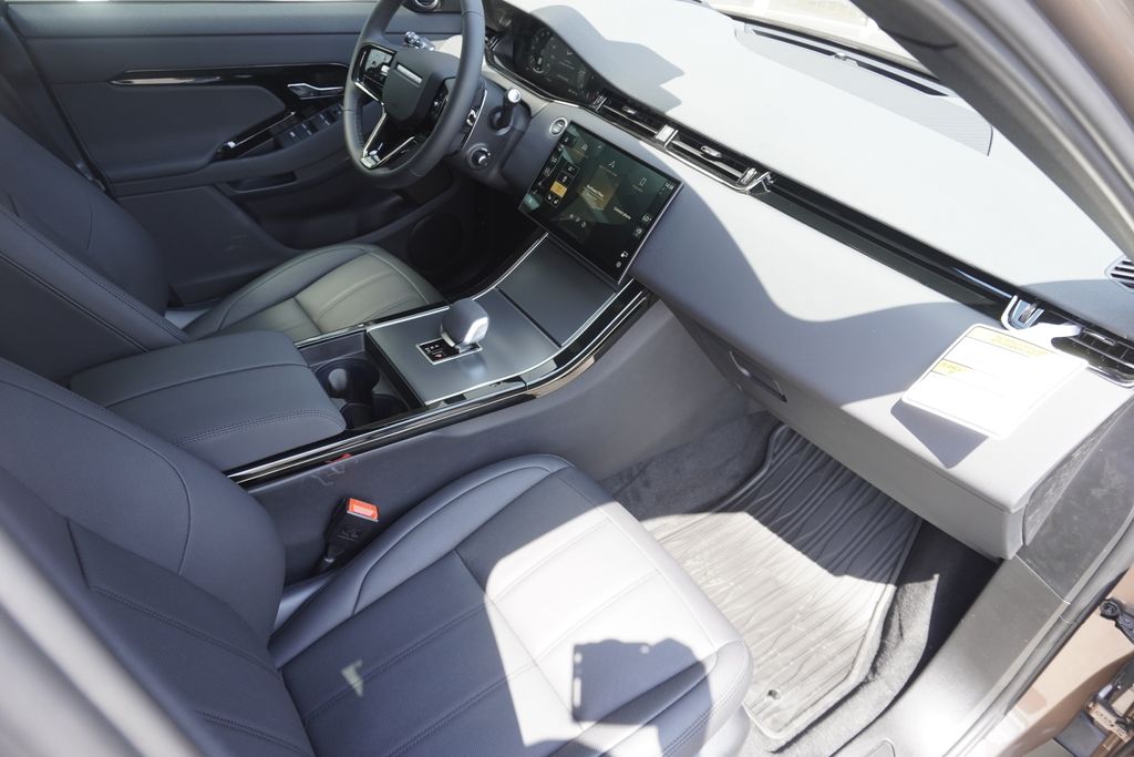2026 Land Rover Range Rover Evoque S photo 20