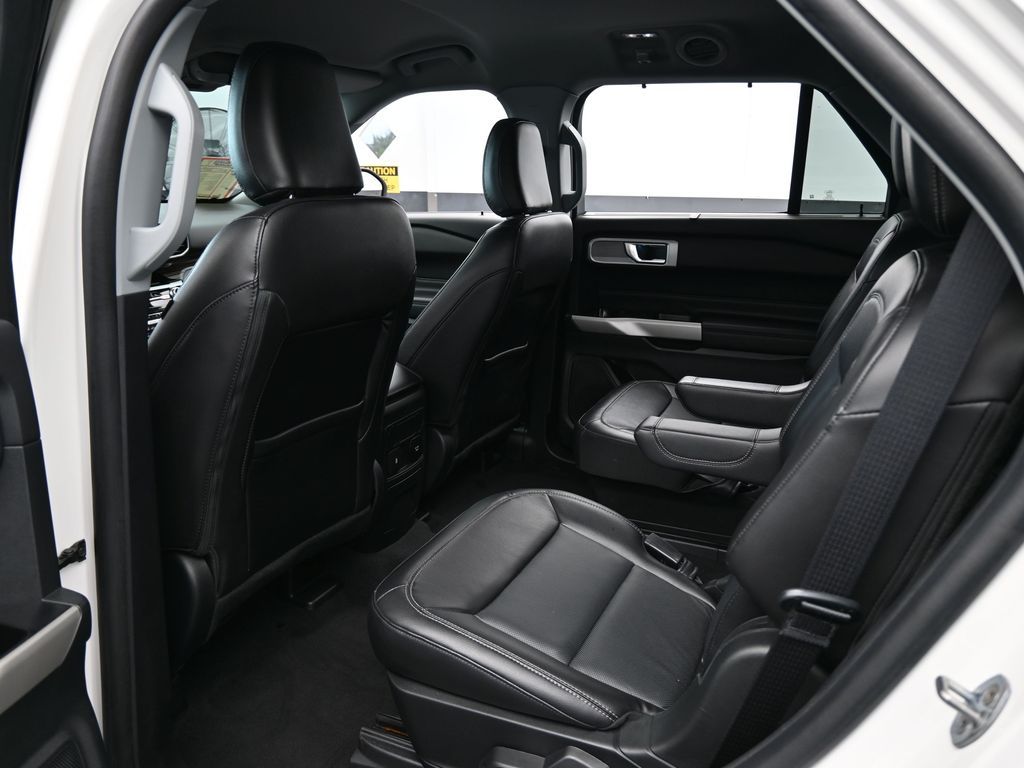 2022 Ford Explorer Limited photo 32