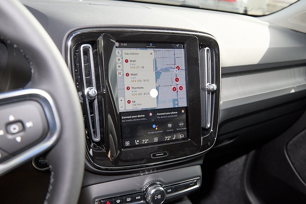 2026 VOLVO XC40 - Image 14