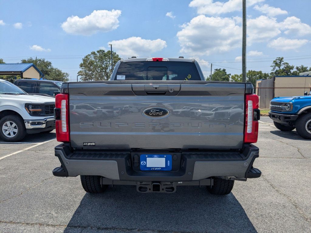 2025 Ford F-250 Lariat photo 5