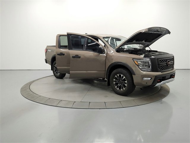2023 Nissan Titan PRO-4X photo 9