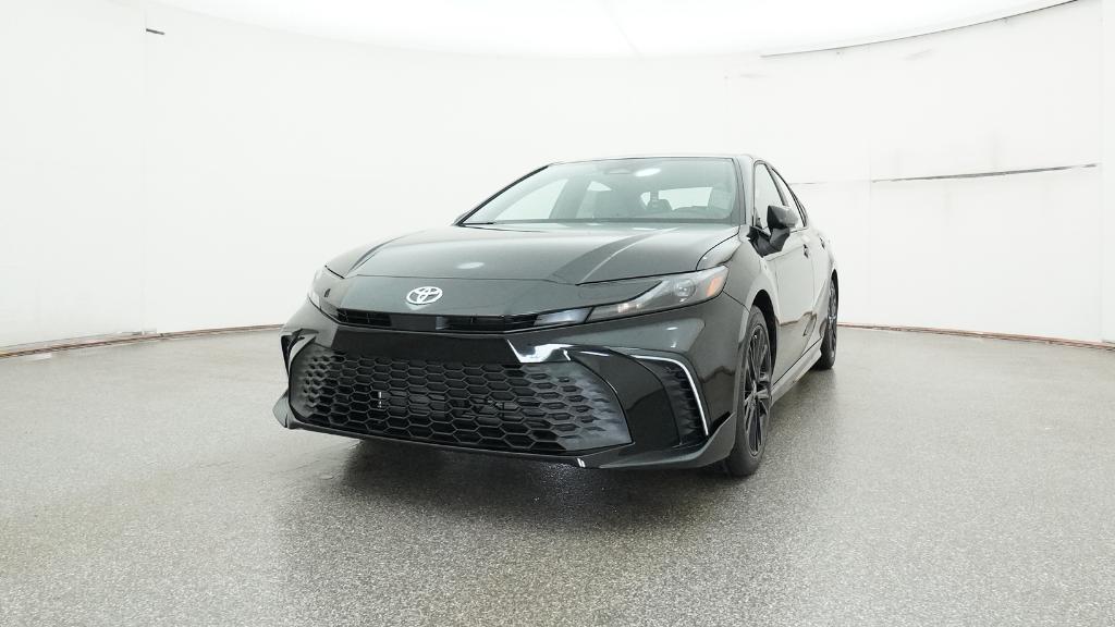 2025 Toyota Camry SE photo 4