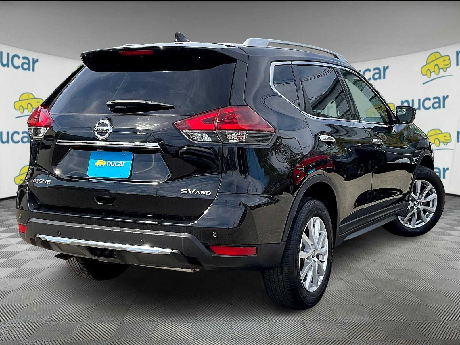 2019 Nissan Rogue SV photo 6
