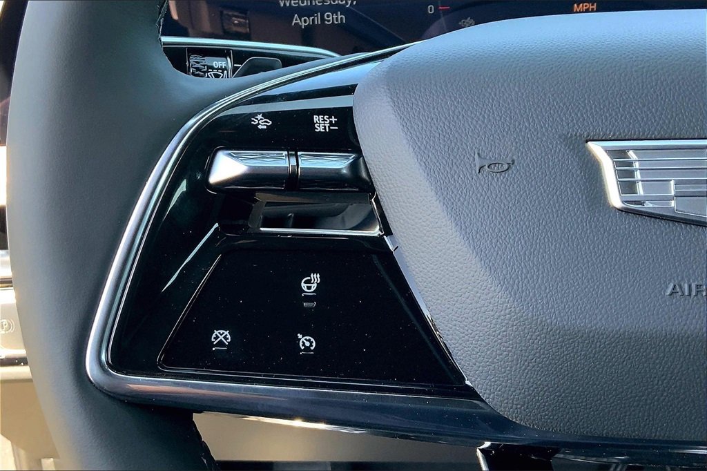 2025 Cadillac Lyriq Luxury photo 21