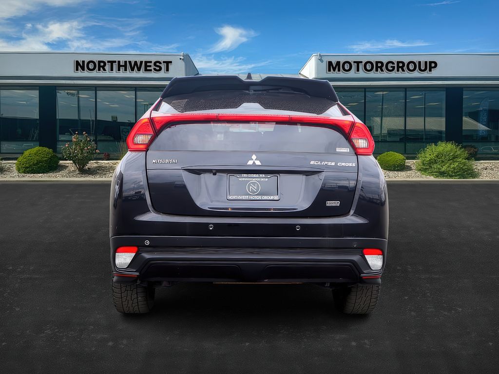 2019 Mitsubishi Eclipse Cross LE photo 3