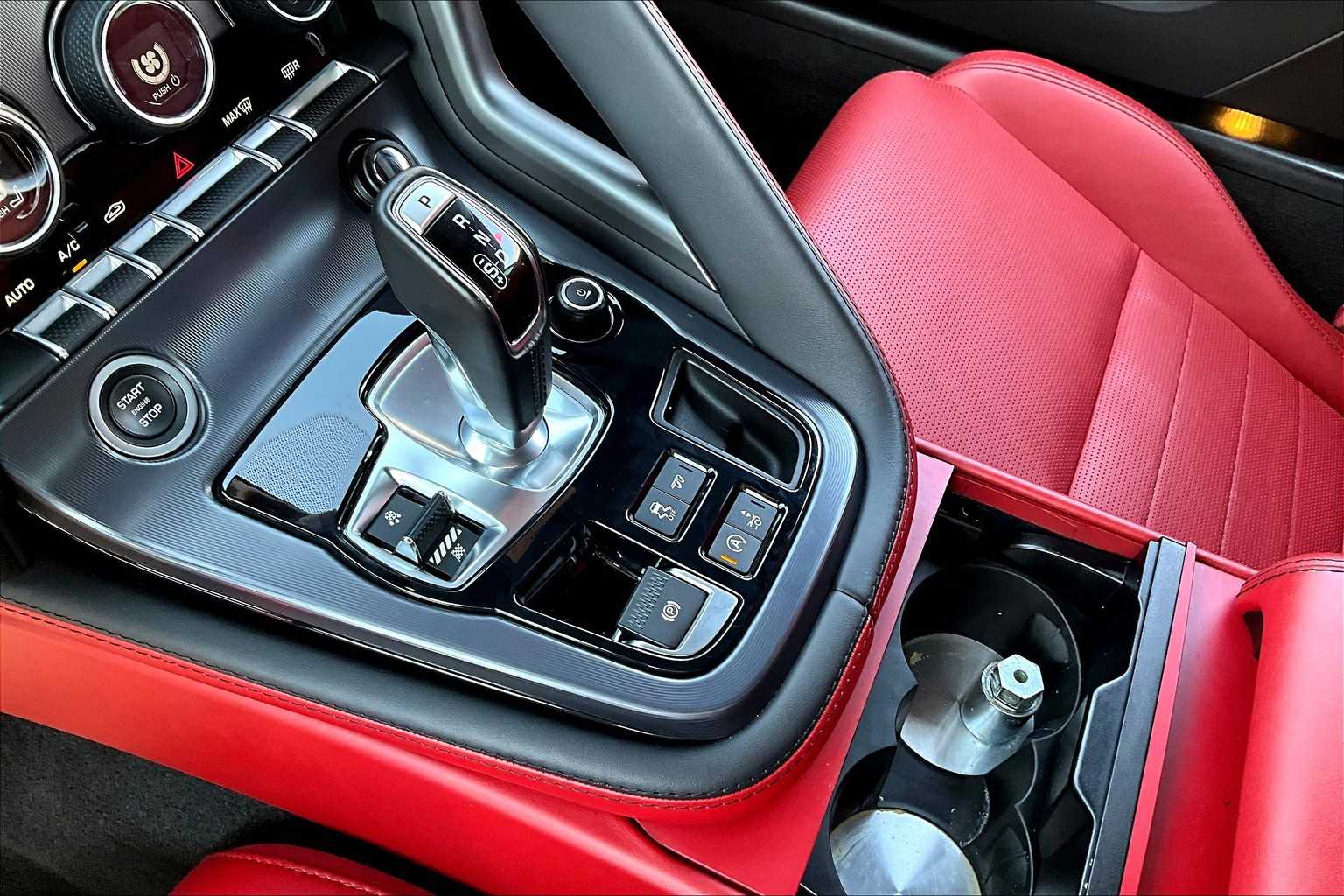 2020 Jaguar F-TYPE R photo 14