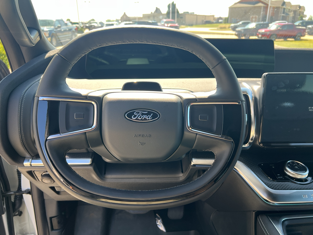 2025 Ford Expedition Platinum photo 19