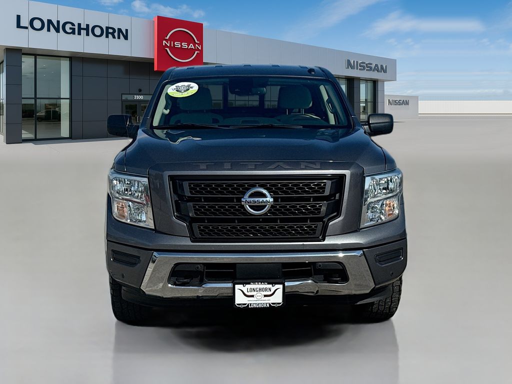 2021 Nissan Titan SV photo 2