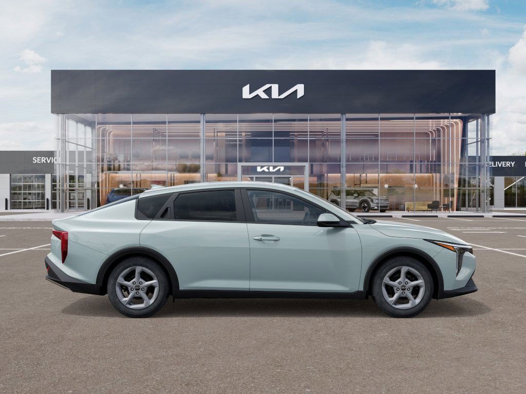 2025 Kia K4 LXS photo 6