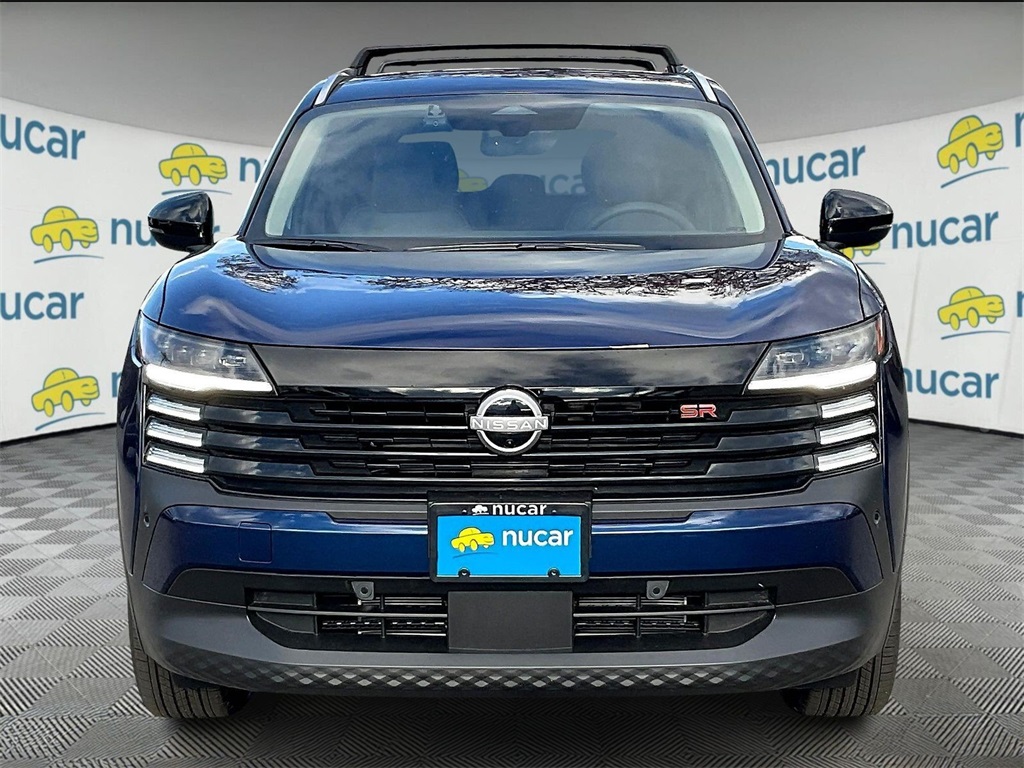 2026 Nissan Kicks SR photo 2