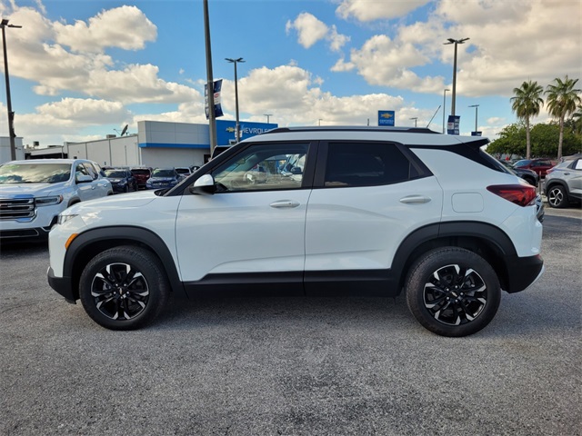 2021 Chevrolet Trailblazer LT photo 3