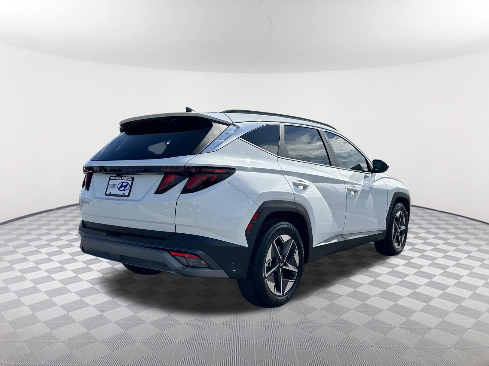 2025 Hyundai Tucson SEL photo 3