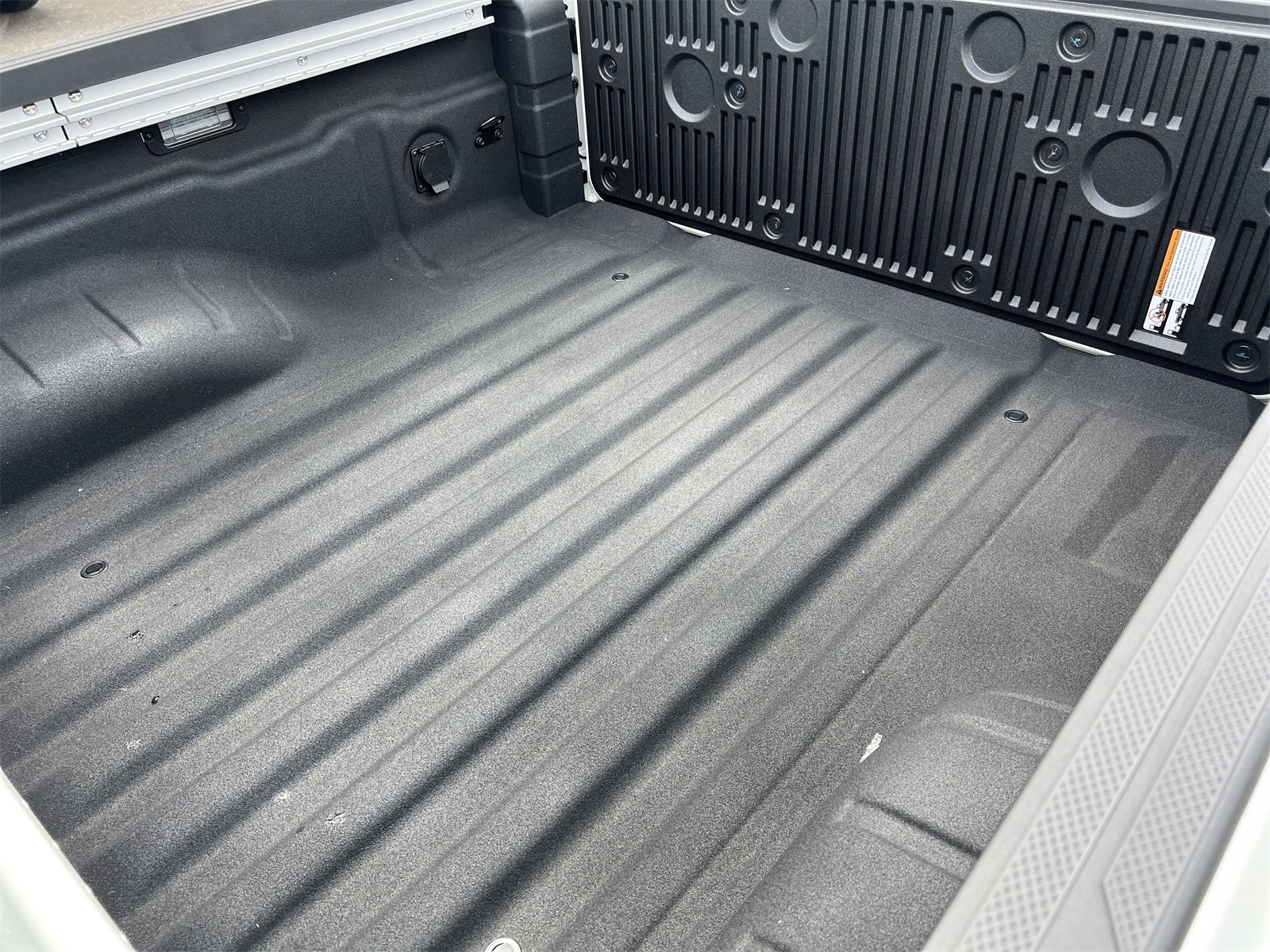 2025 Nissan Frontier SV photo 24