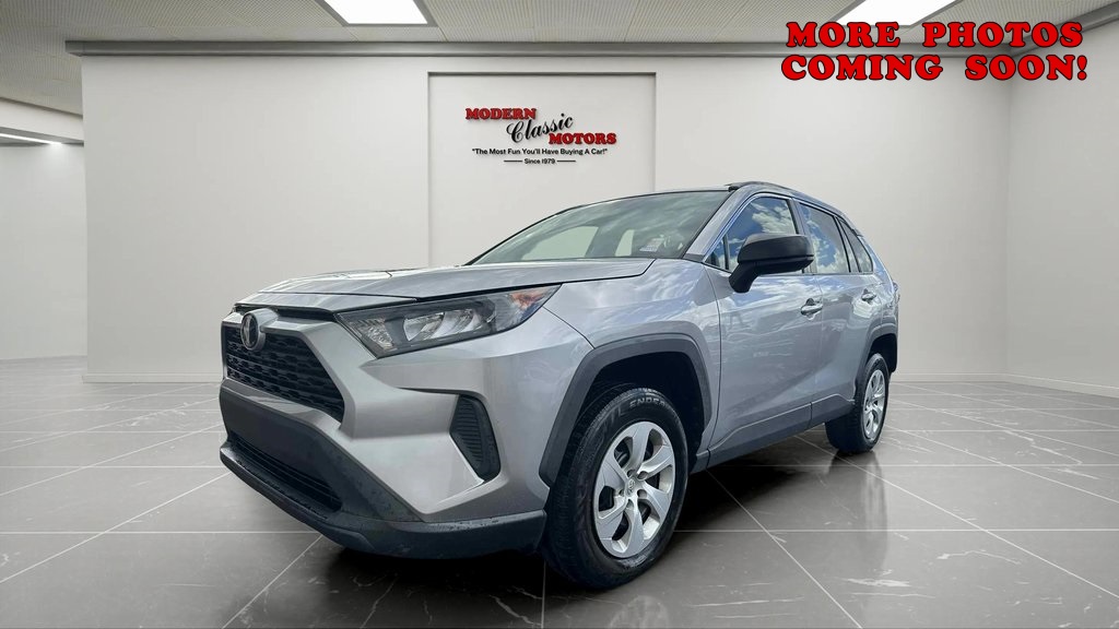 2021 Toyota RAV4 LE photo 3