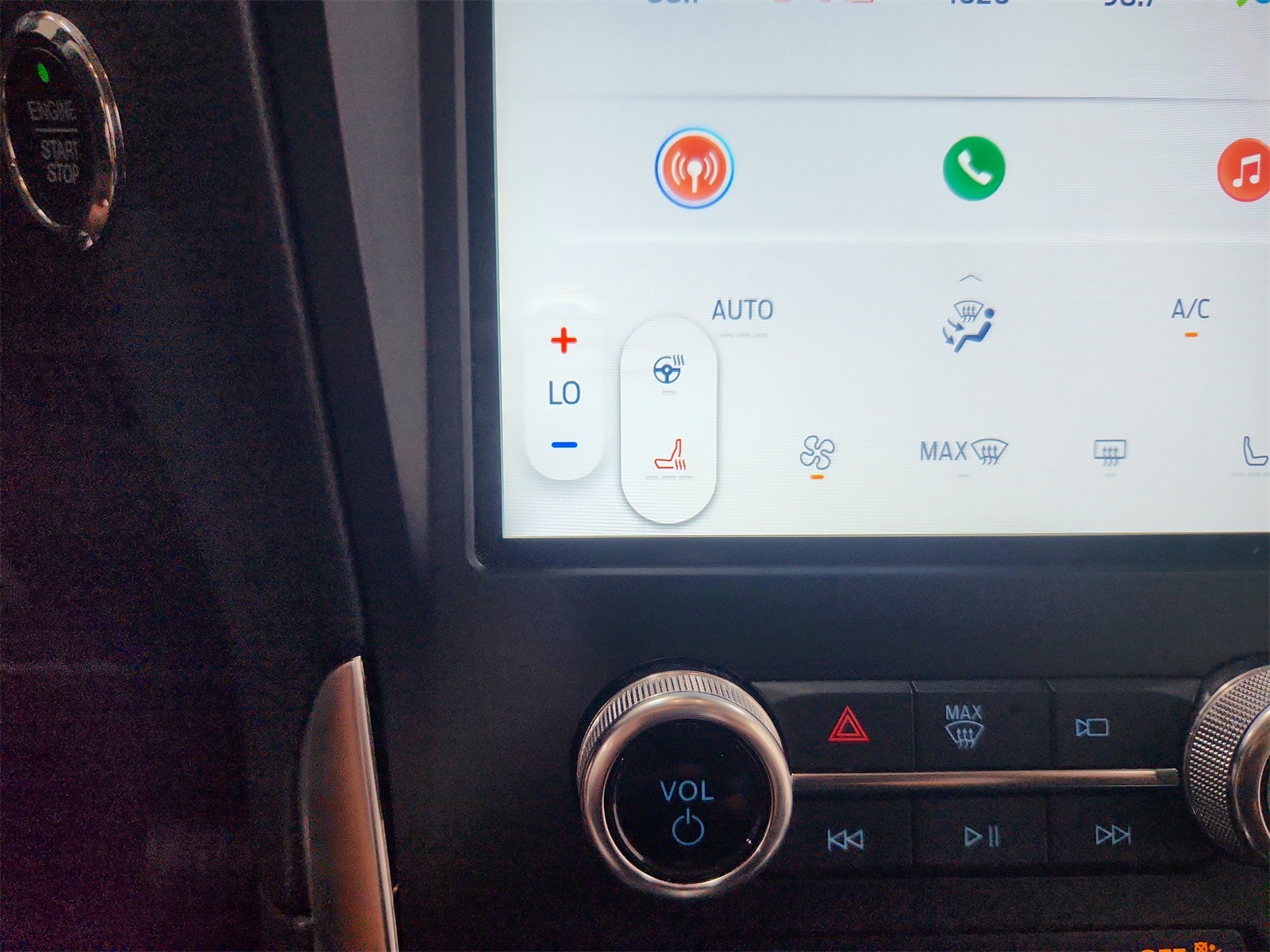 2024 Ford Edge Titanium photo 26