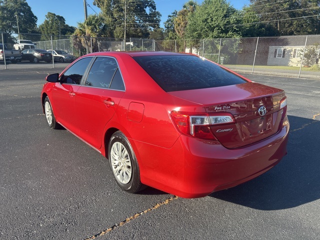 2013 Toyota Camry LE photo 3