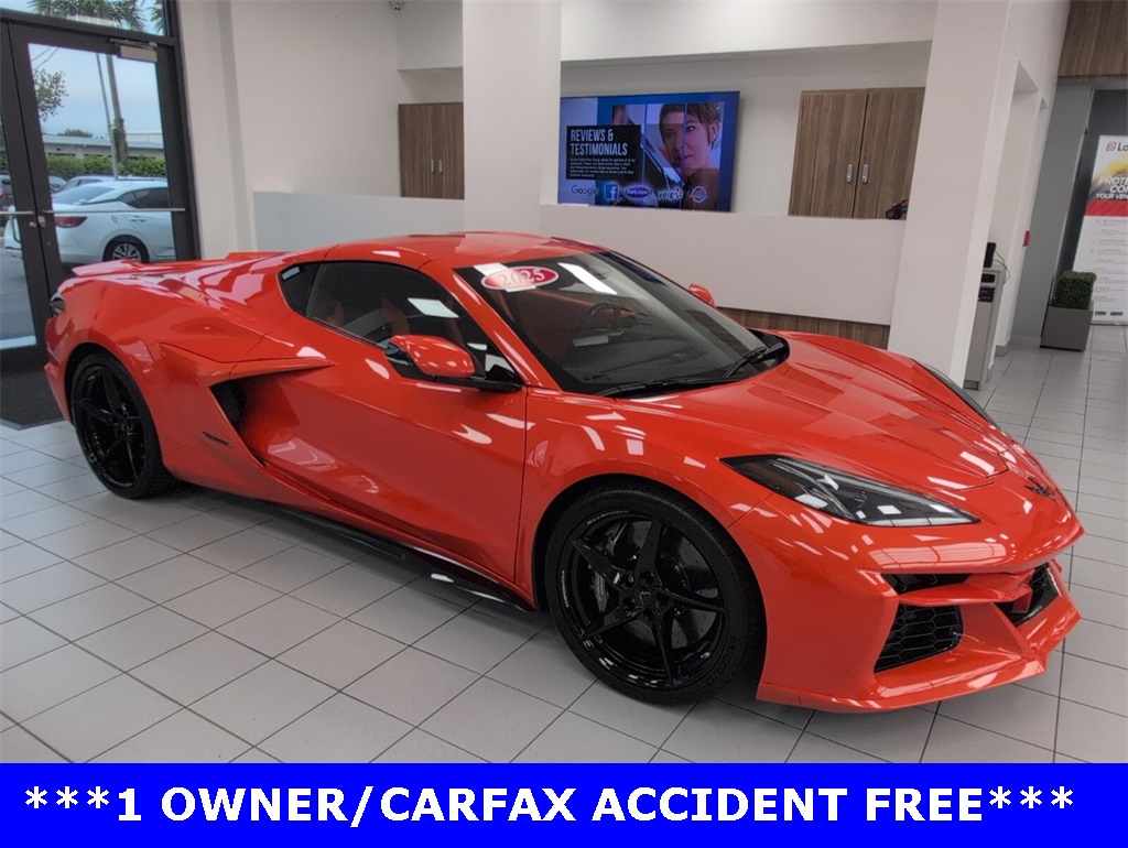 2025 Chevrolet Corvette E-Ray 3LZ photo 2
