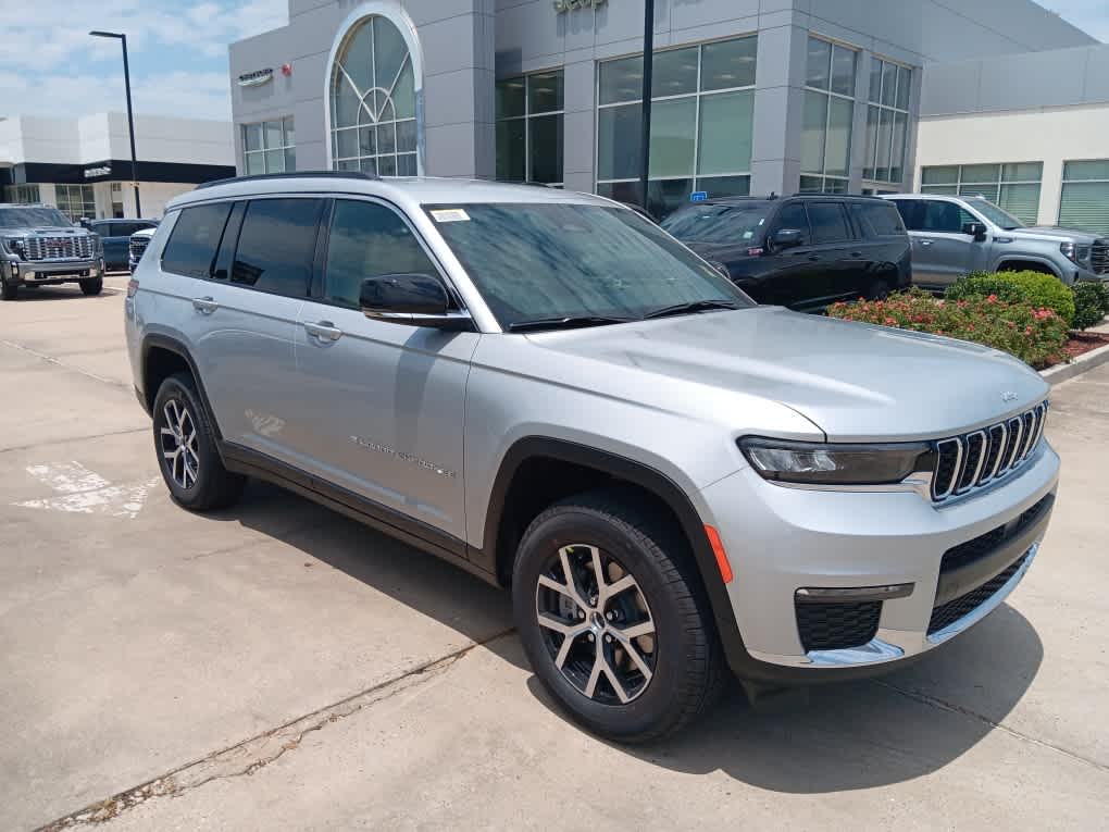 2025 Jeep Grand Cherokee Limited photo 4