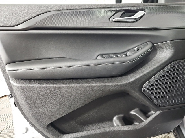 2025 Jeep Grand Cherokee Altitude photo 9