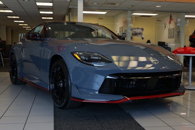 2024 Nissan Z Nismo photo 2