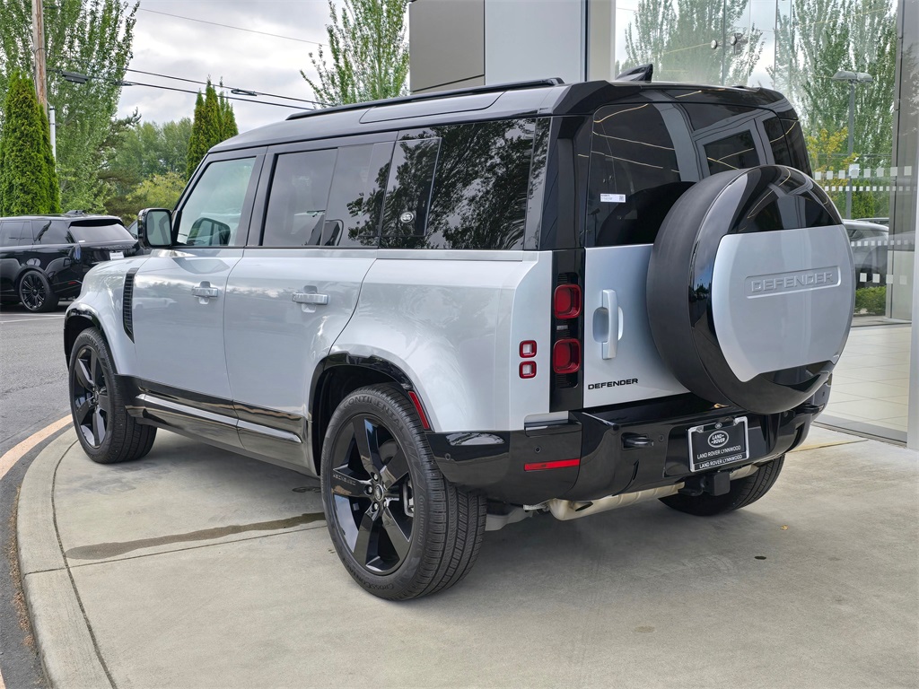 2024 Land Rover Defender 110 X-Dynamic SE photo 4