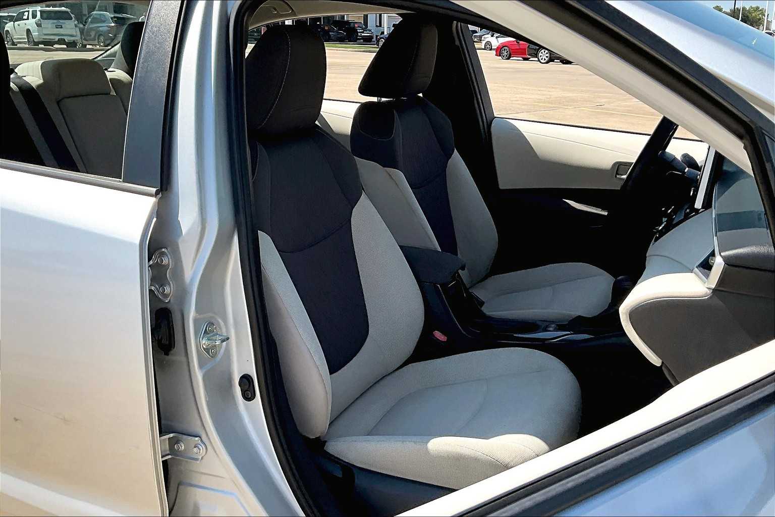 2020 Toyota Corolla LE photo 7