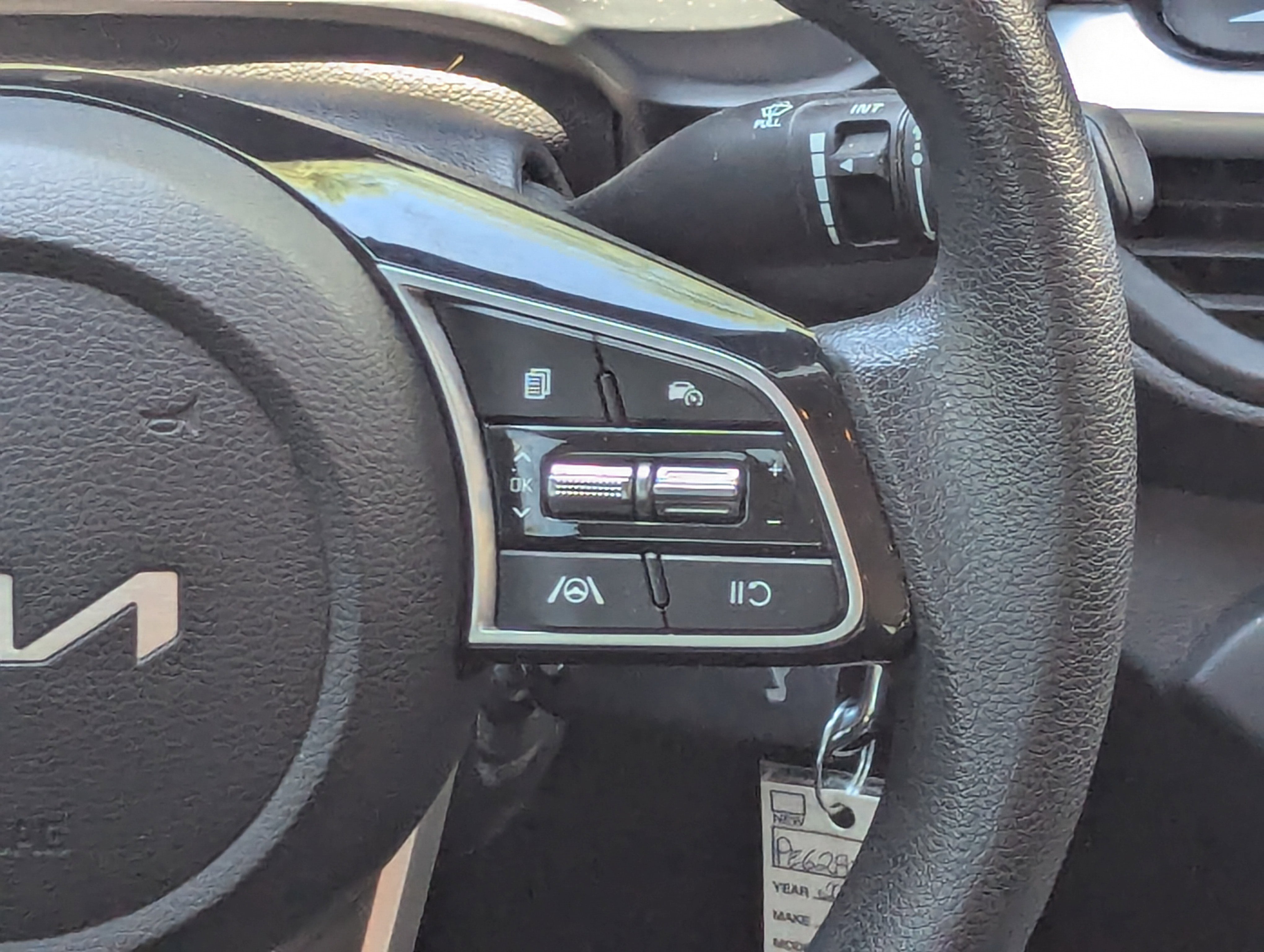 2023 Kia Forte LXS photo 3