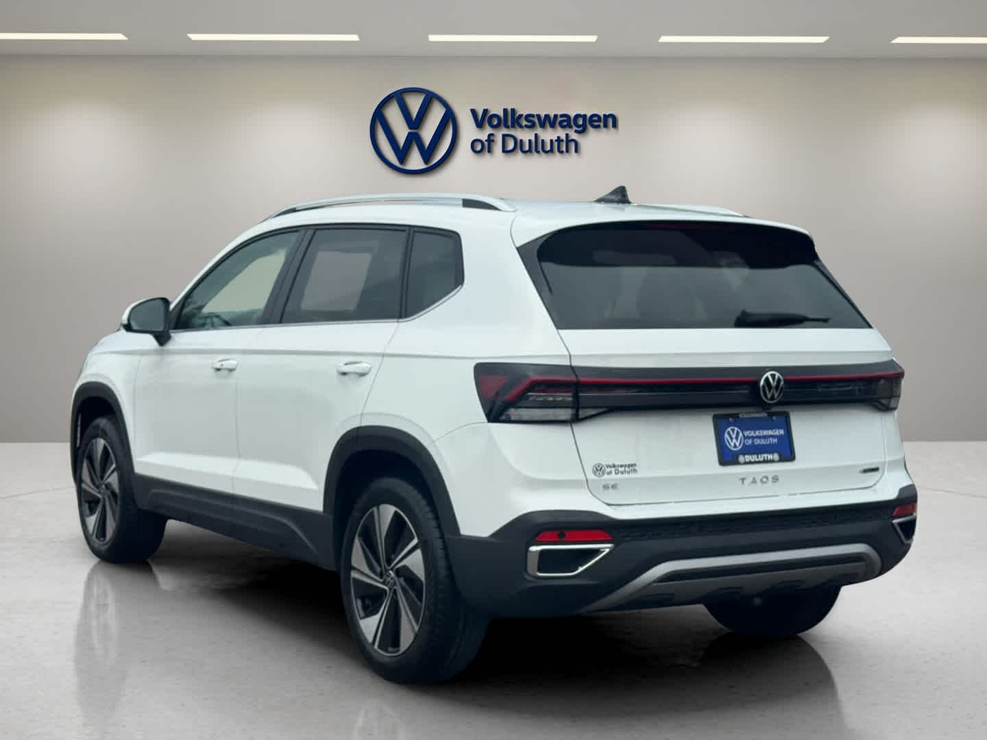 2025 Volkswagen Taos SE photo 2