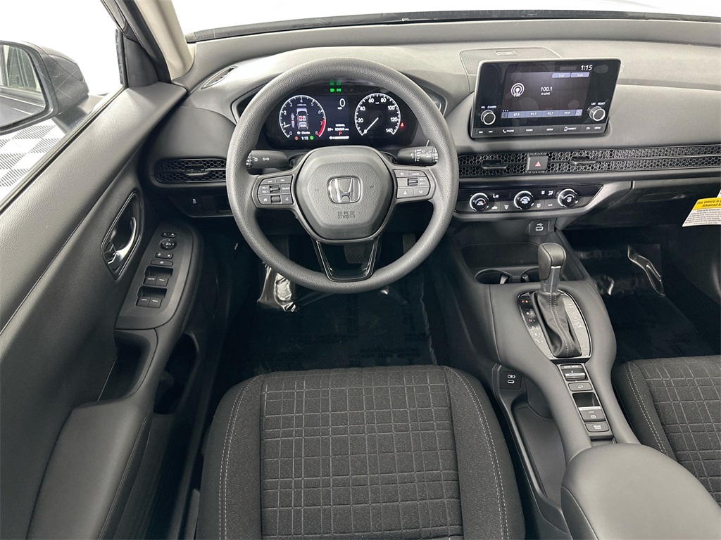 2025 Honda HR-V LX photo 2