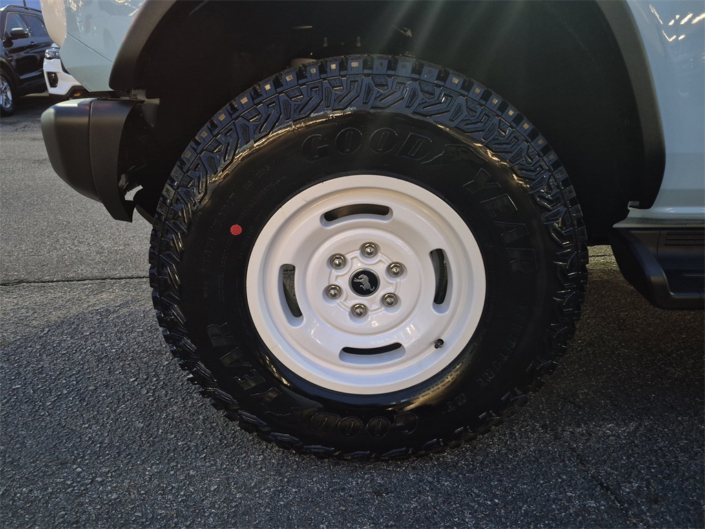 2025 Ford Bronco Heritage First Edition photo 2