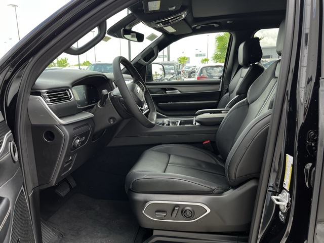 2025 Jeep Wagoneer Limited Series II photo 14