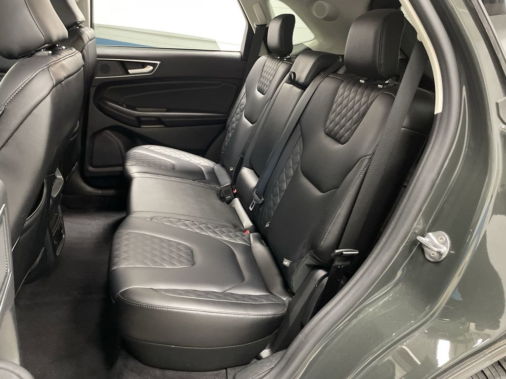 2024 Ford Edge Titanium photo 28