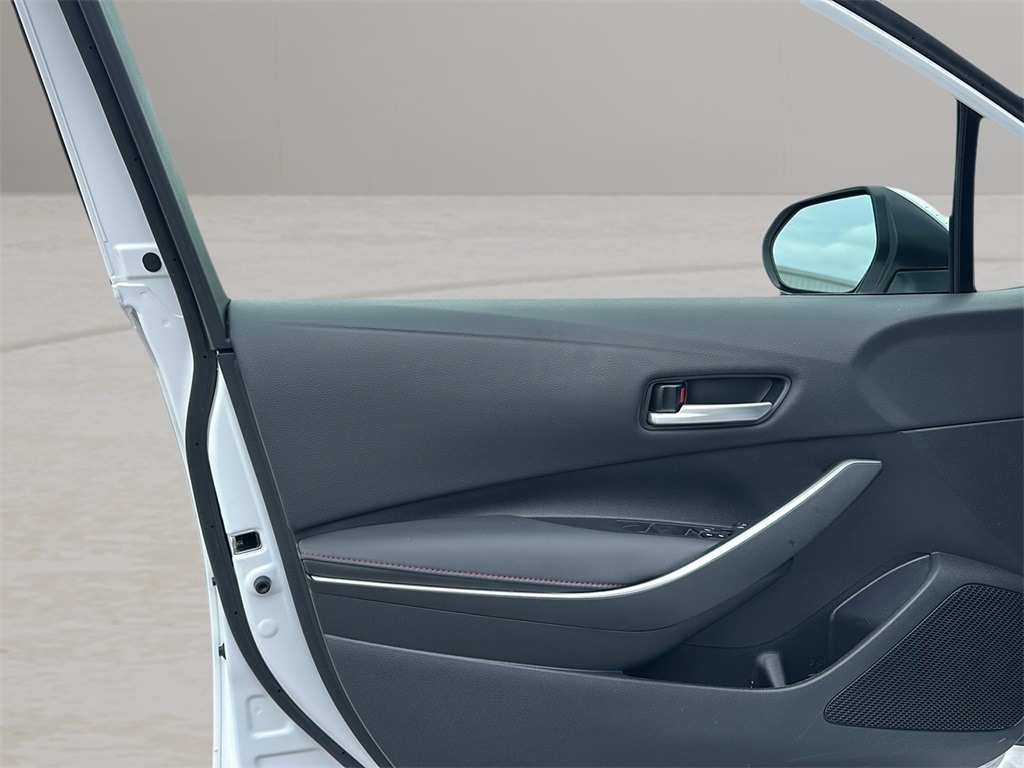 2023 Toyota Corolla SE photo 13