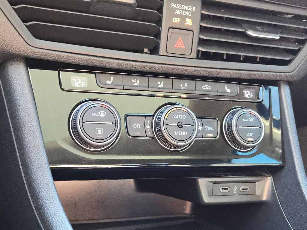 2022 Volkswagen Jetta 1.5T SEL photo 27