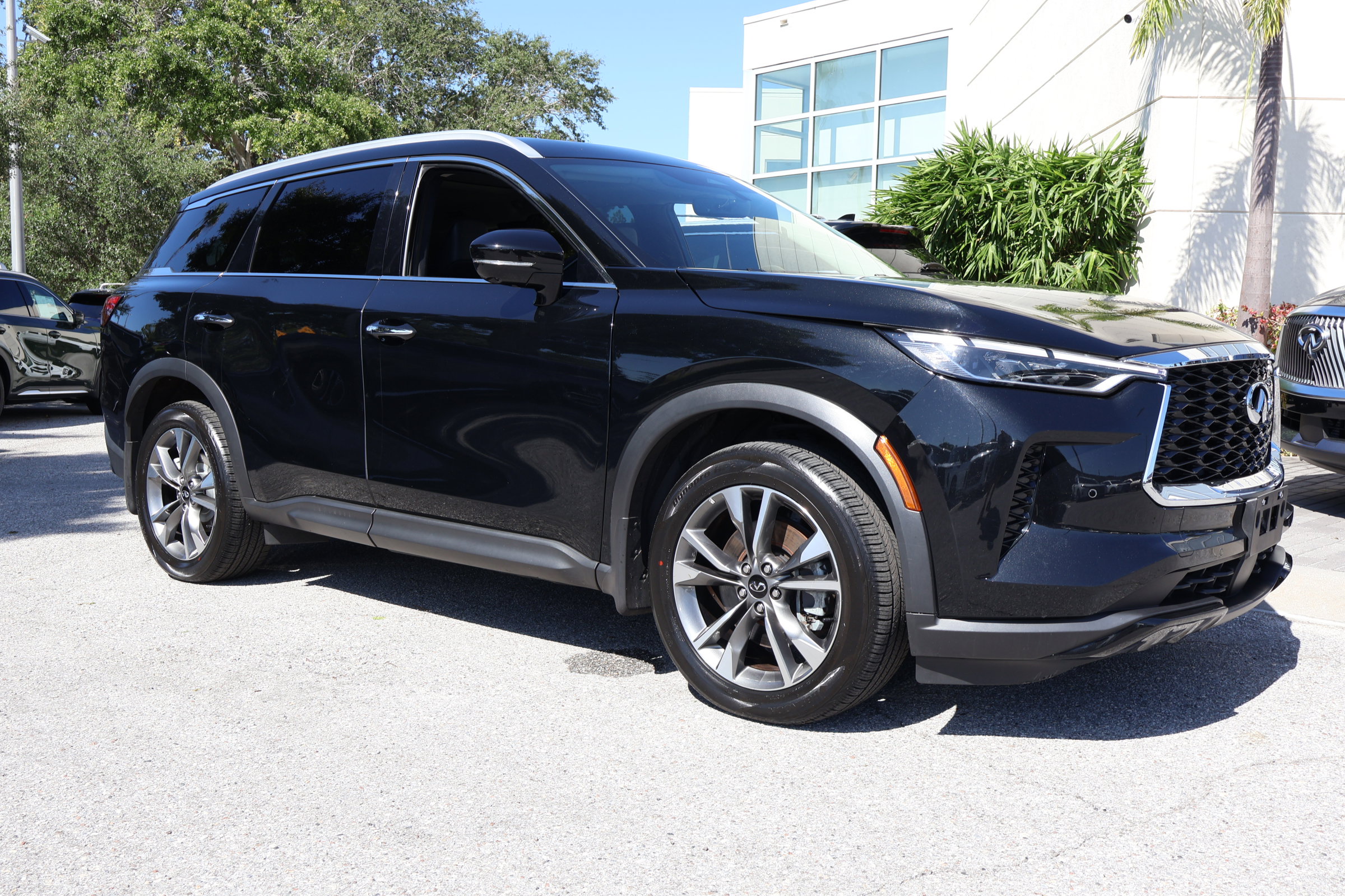 2023 Infiniti QX60 Luxe photo 11