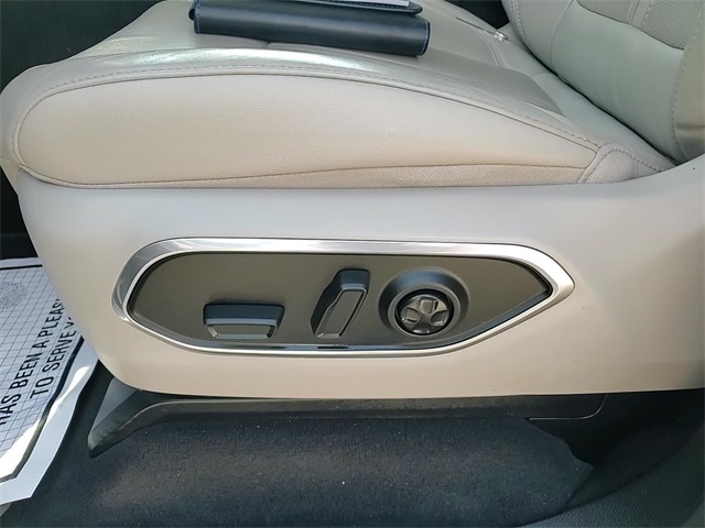 2024 Jeep Wagoneer L Base photo 13