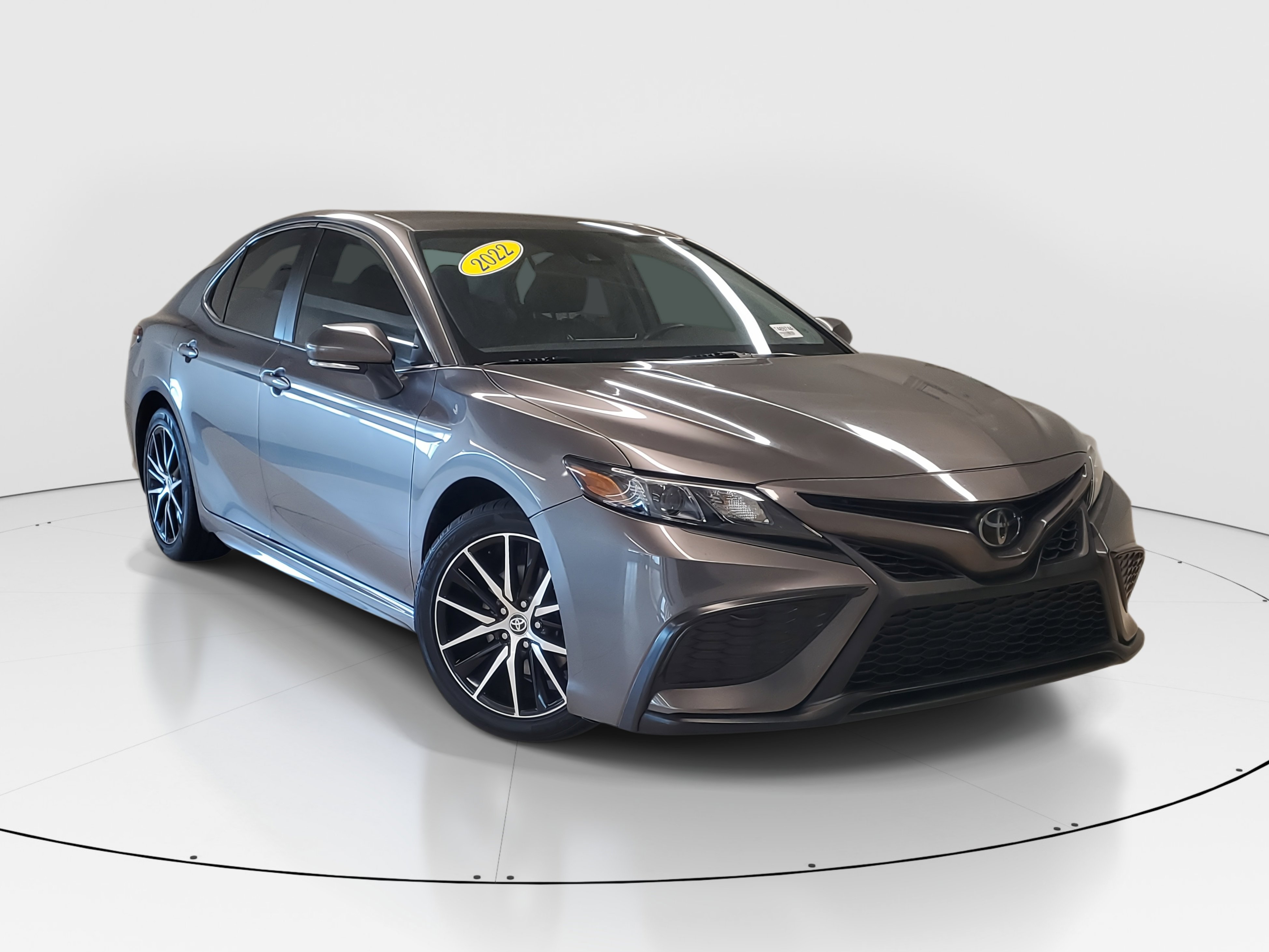Used 2022 Toyota Camry SE with VIN 4T1G11AK8NU041442 for sale in Pinecrest, FL